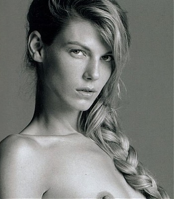 Angela_Lindvall0_tn