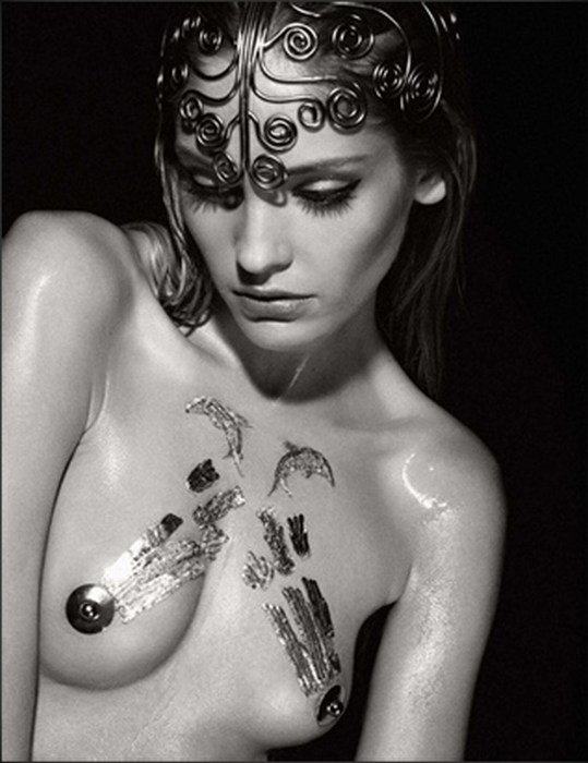 Pirelli-2011-preview2-28-HeidiMount