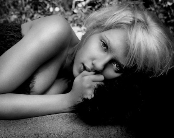 110-scarlett-johansson-tony-duran