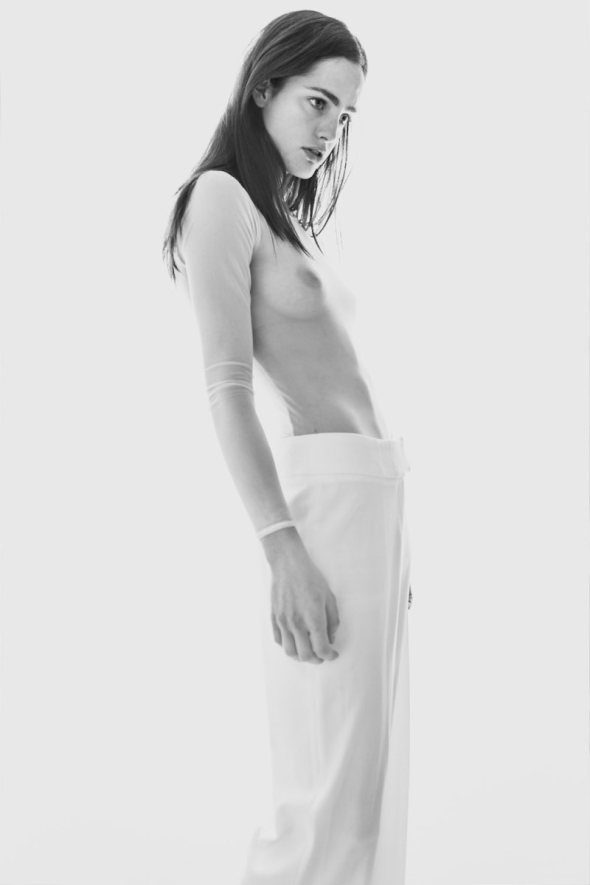 C8EDEEE716E2AF5315160D7B892264D8_800_1200