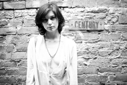 5703453157_9401072456