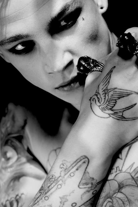 319847_495212780517662_2035661754_n