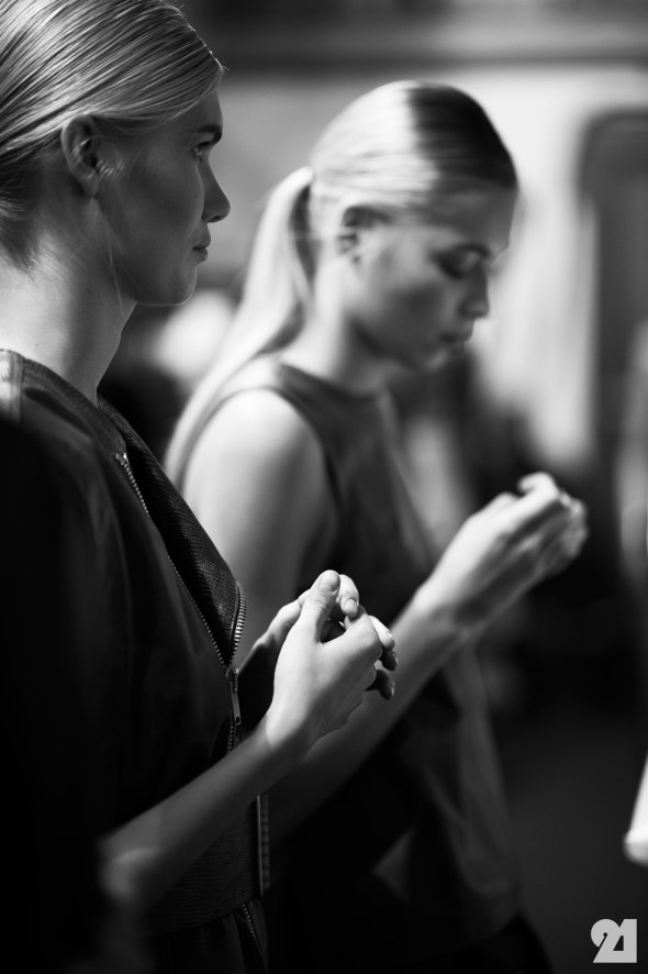 2469-Le-21eme-Adam-Katz-Sinding-Damir-Doma-Backstage-Womens-Spring-Summer-2013_AKS8491